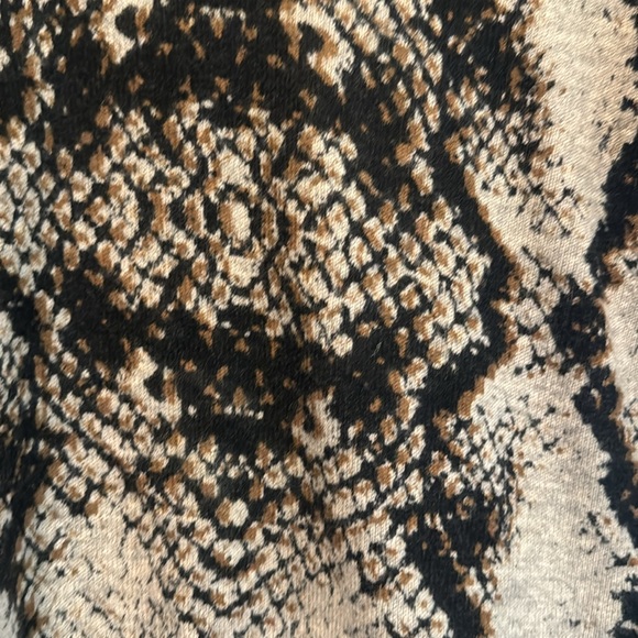 Zadig & Voltaire PYTHON PRINT CASHMERE SWEATER. Excellent condition. - Picture 3 of 5